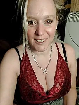 Bouncy-Bella28X online show from 10-16-25, 07:16