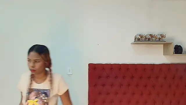 keyla mejia online show from 10-31-25, 12:02