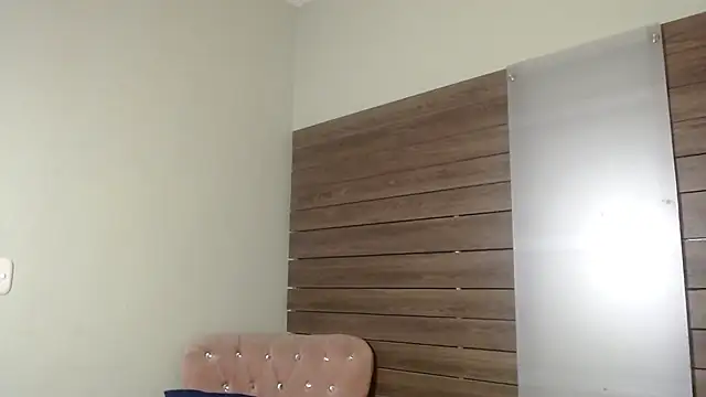 Karol Yessenia online show from 10-02-25, 01:03