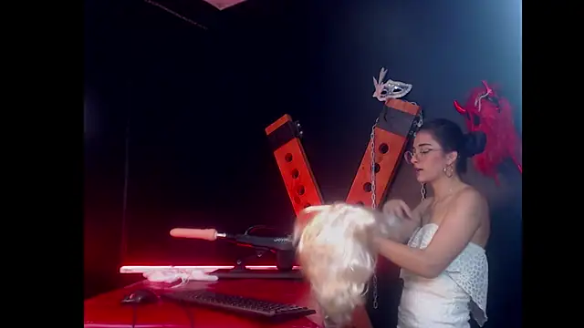 Karol Yessenia online show from 09-13-25, 02:39