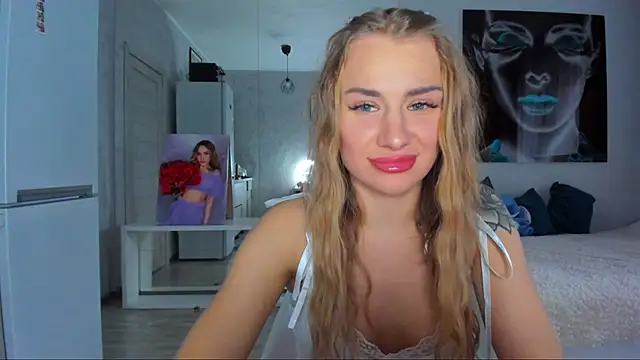 Snapshot of MashaFromRussia__ chatting on 10-14-25, 10:16 MashaFromRussia online show from 10-14-25, 10:16