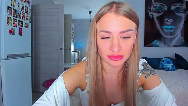 Snapshot of MashaFromRussia__ chatting on 11-27-25, 09:21 MashaFromRussia online show from 11-27-25, 09:21