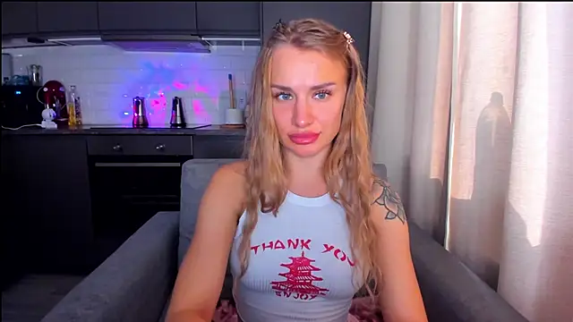 Snapshot of MashaFromRussia__ chatting on 09-14-25, 07:53 MashaFromRussia online show from 09-14-25, 07:53