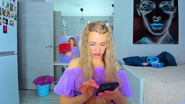 Snapshot of MashaFromRussia__ chatting on 11-30-25, 01:34 MashaFromRussia online show from 11-30-25, 01:34