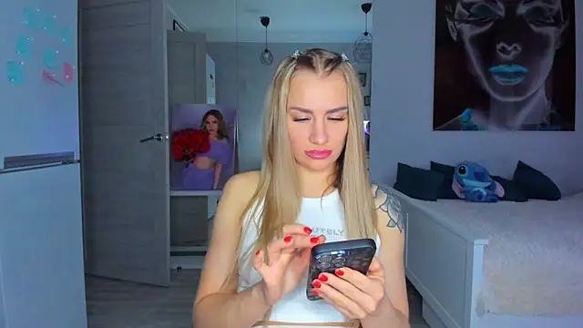 Snapshot of MashaFromRussia__ chatting on 11-12-25, 08:51 MashaFromRussia online show from 11-12-25, 08:51