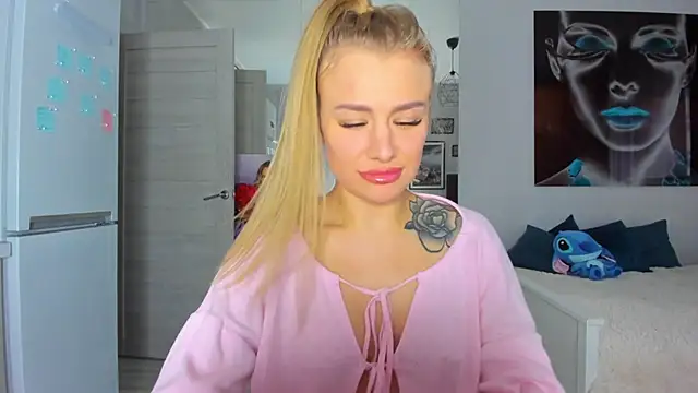 Snapshot of MashaFromRussia__ chatting on 11-11-25, 09:37 MashaFromRussia online show from 11-11-25, 09:37