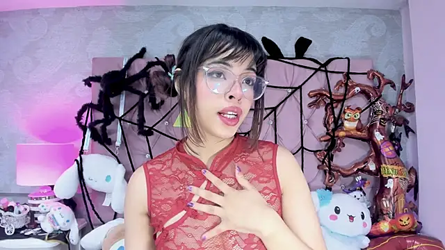 Snapshot of ZarahQueen chatting on 10-17-25, 07:26 ZarahQueen online show from 10-17-25, 07:26