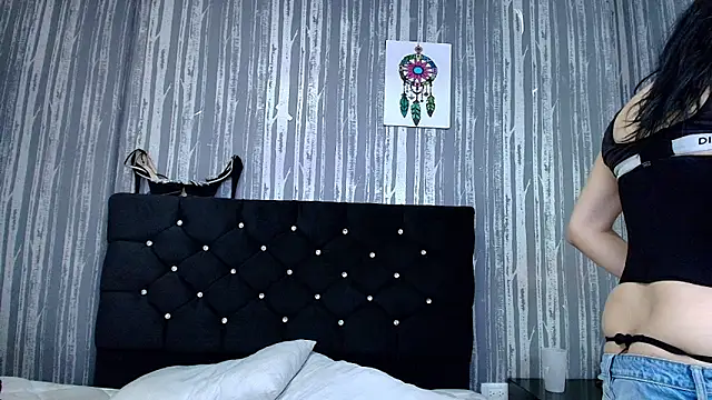 Snapshot of Alicee_Moonn chatting on 11-22-25, 07:13 Alicee Moonn online show from 11-22-25, 07:13