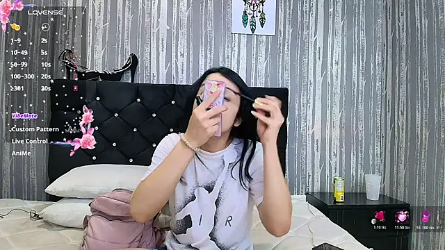 Snapshot of Alicee_Moonn chatting on 11-08-25, 08:12 Alicee Moonn online show from 11-08-25, 08:12