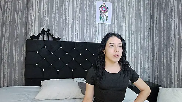 Snapshot of Alicee_Moonn chatting on 11-04-25, 07:28 Alicee Moonn online show from 11-04-25, 07:28