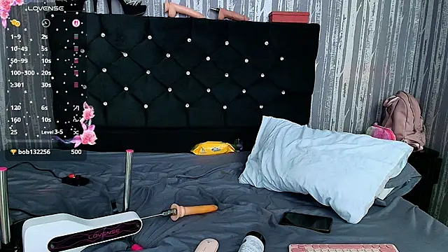 Snapshot of Alicee_Moonn chatting on 11-06-25, 07:45 Alicee Moonn online show from 11-06-25, 07:45