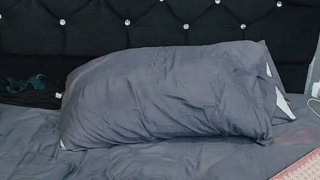 Snapshot of Alicee_Moonn chatting on 11-27-25, 08:48 Alicee Moonn online show from 11-27-25, 08:48