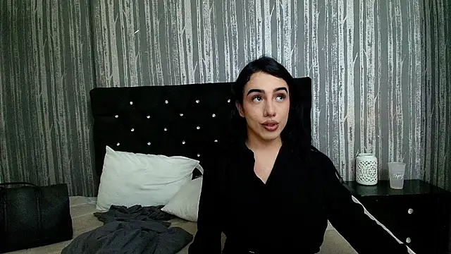 Alicee Moonn online show from 05-06-26, 07:51