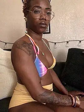Nova Devine online show from 06-10-26, 06:20