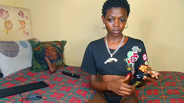 Ebony-Mistique online show from 04-23-26, 12:28