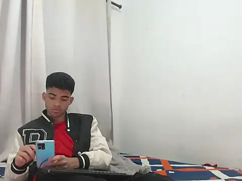 camillo beischel  online show from 09-12-25, 07:24