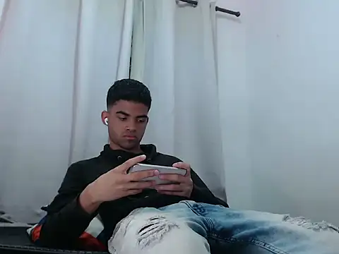 camillo beischel  online show from 10-08-25, 05:57