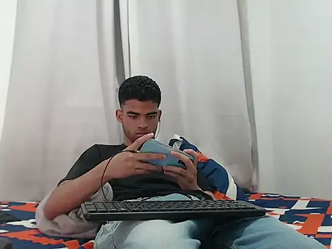 camillo beischel  online show from 09-15-25, 06:08