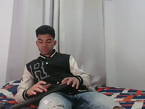 camillo beischel  online show from 09-11-25, 03:56