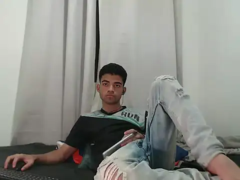 camillo beischel  online show from 09-24-25, 05:41