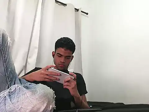 camillo beischel  online show from 10-01-25, 06:34