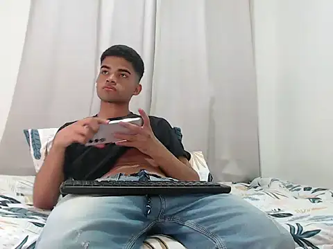 camillo beischel  online show from 10-27-25, 07:37