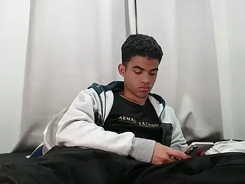 camillo beischel  online show from 10-23-25, 07:01