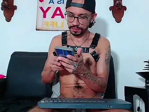 Snapshot of tanshavey chatting on 04-13-26, 08:35 tanshavey online show from 04-13-26, 08:35