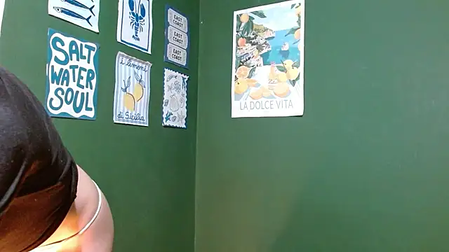 Roxiehood online show from 11-23-25, 01:59