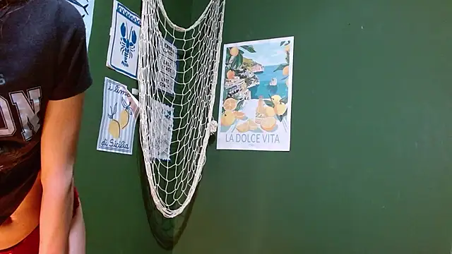 Roxiehood online show from 10-11-25, 02:23