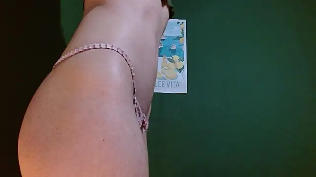 Roxiehood online show from 05-22-26, 01:58