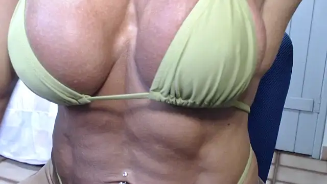 Snapshot of Stronggsexy chatting on 06-10-26, 04:30 Stronggsexy online show from 06-10-26, 04:30
