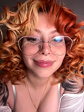 Snapshot of YunoRose_ chatting on 10-20-25, 03:52 YunoRose online show from 10-20-25, 03:52