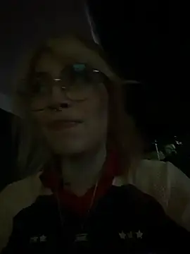 Snapshot of YunoRose_ chatting on 06-18-26, 03:27 YunoRose online show from 06-18-26, 03:27