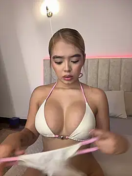 Snapshot of Mia_Roswell chatting on 07-04-26, 03:13 Mia Roswell online show from 07-04-26, 03:13