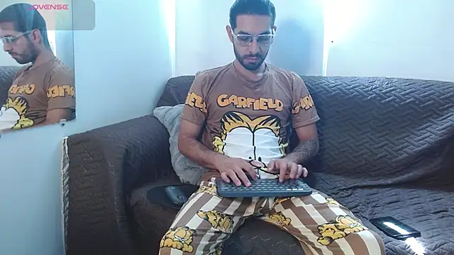 ReyPablo1 online show from 11-02-25, 02:11