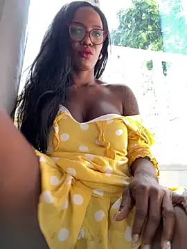 Snapshot of Bustykeyla chatting on 10-13-25, 04:30 Bustykeyla online show from 10-13-25, 04:30