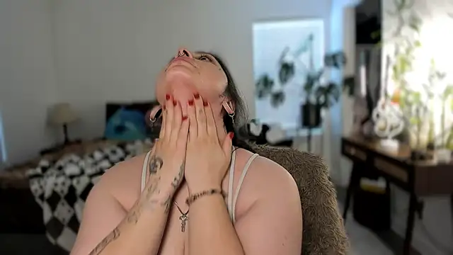 Alix Valentine online show from 10-30-25, 07:55