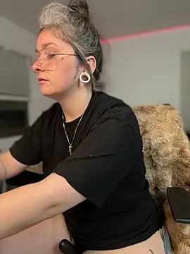 Alix Valentine online show from 03-15-26, 04:30