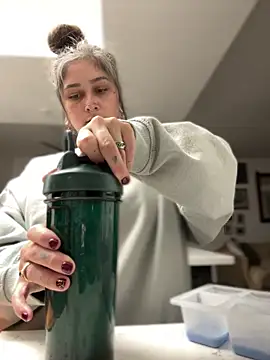 Alix Valentine online show from 04-12-26, 02:48