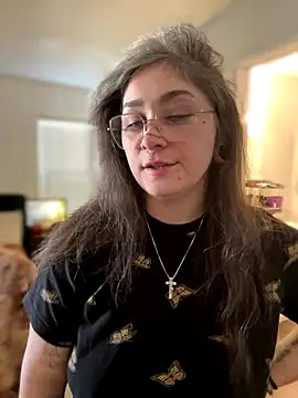 Alix Valentine online show from 12-17-25, 05:18