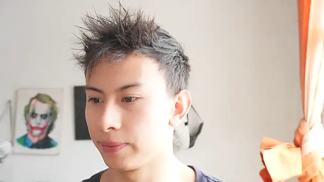 Snapshot of DeusbelliS chatting on 10-06-25, 03:24 DeusbelliS online show from 10-06-25, 03:24