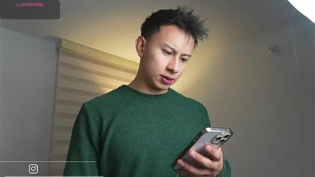 Snapshot of DeusbelliS chatting on 10-21-25, 06:35 DeusbelliS online show from 10-21-25, 06:35