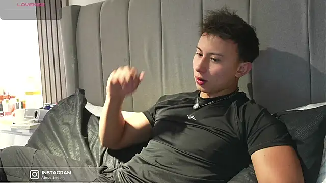 Snapshot of DeusbelliS chatting on 10-31-25, 04:47 DeusbelliS online show from 10-31-25, 04:47