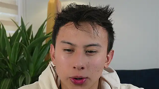 Snapshot of DeusbelliS chatting on 10-12-25, 08:32 DeusbelliS online show from 10-12-25, 08:32