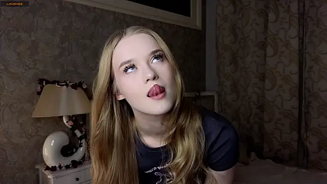 Emma Frosty online show from 10-24-25, 07:13