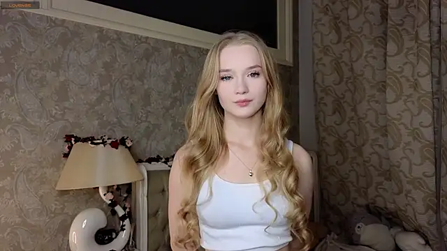 Emma Frosty online show from 10-22-25, 06:51