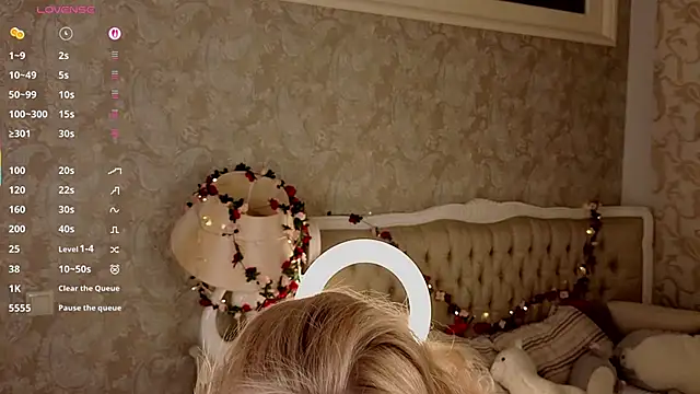 Snapshot of Emma_Frosty chatting on 04-23-26, 10:00 Emma Frosty online show from 04-23-26, 10:00