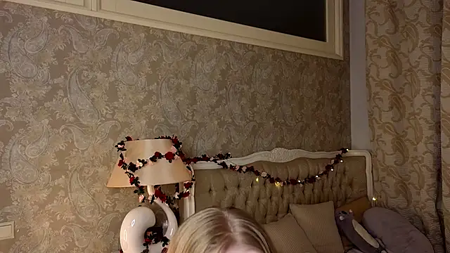 Emma Frosty online show from 11-23-25, 07:46