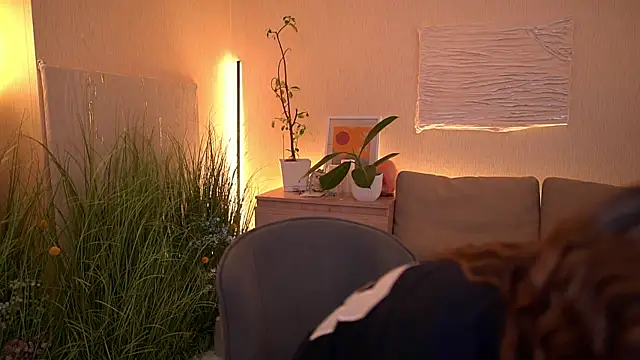 bryk elise online show from 06-04-26, 08:24